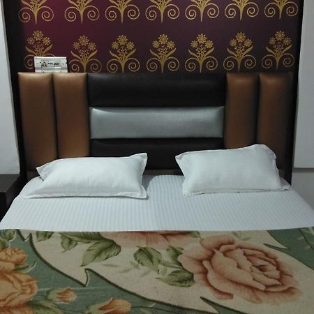 Hotel Euro International New Delhi Luaran gambar