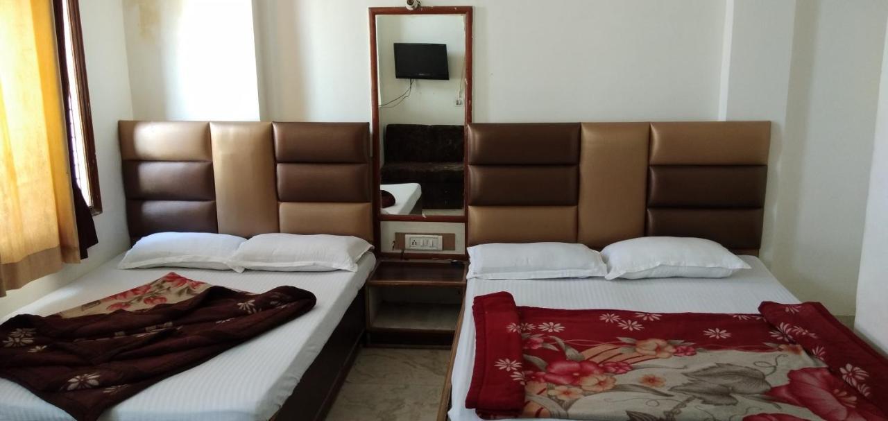 Hotel Euro International New Delhi Luaran gambar